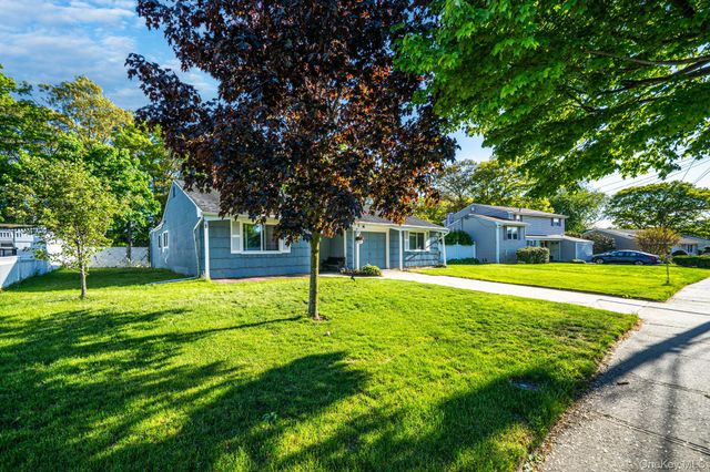 22 Anne Drive, Selden, NY 11784