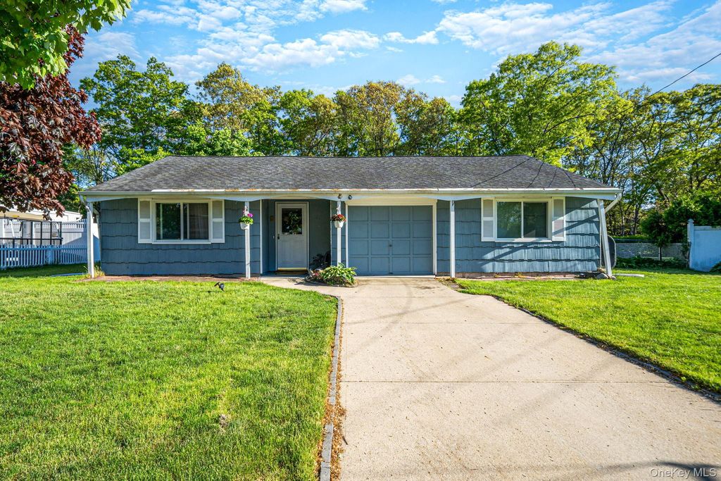 22 Anne Drive, Selden, NY 11784