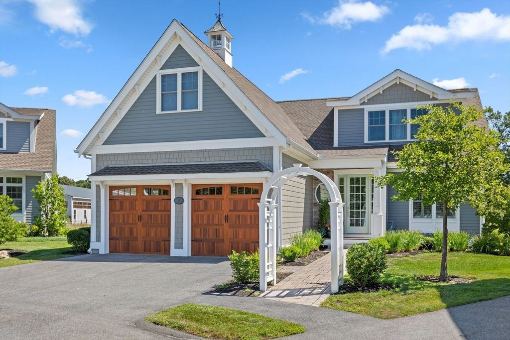 17 Canter Brook Lane 17, Hamilton, MA 01982