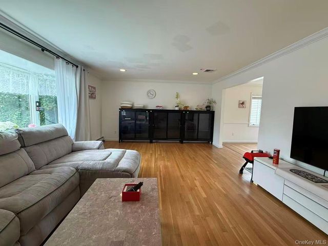 2817 Clubhouse Road, Bellmore, NY 11710