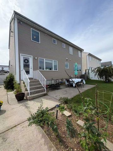 2817 Clubhouse Road, Bellmore, NY 11710