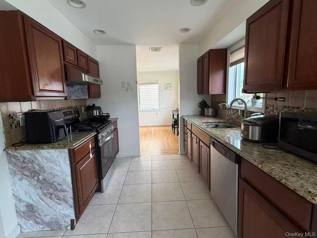 2817 Clubhouse Road, Bellmore, NY 11710