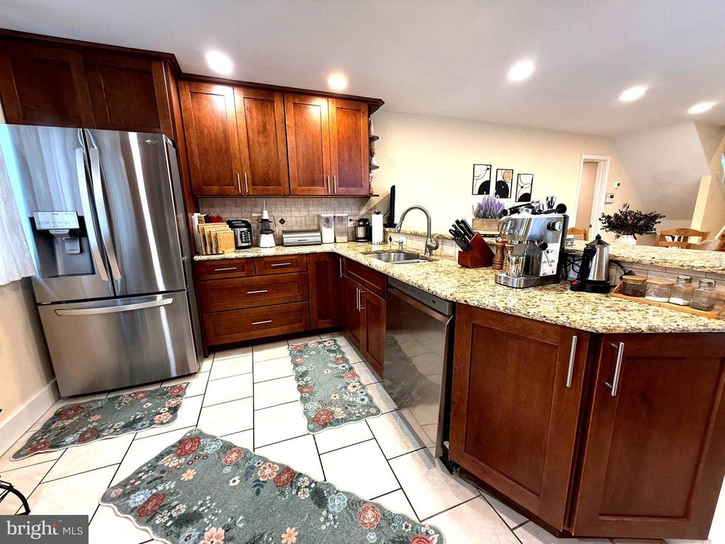 657 ARTWOOD DR, PHILADELPHIA, PA 19115 — photo 3