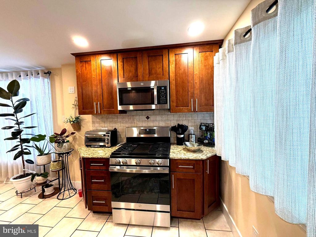 657 ARTWOOD DR, PHILADELPHIA, PA 19115 — photo 4