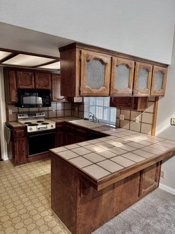 1468 Plymouth Rock Way, Clovis, CA 93612