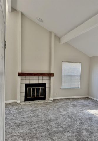 1468 Plymouth Rock Way, Clovis, CA 93612