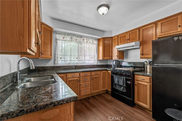 30 Camelback N, Carson, CA 90745