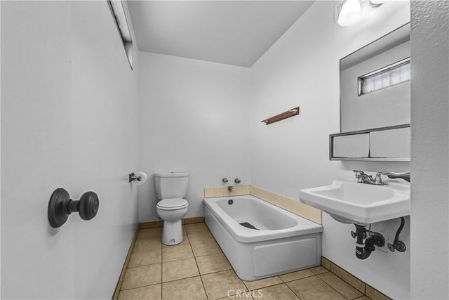30 Camelback N, Carson, CA 90745