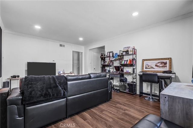 30 Camelback N, Carson, CA 90745