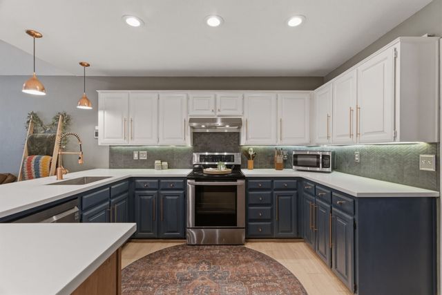 945 Lake Ridge Drive, Azle, TX 76020