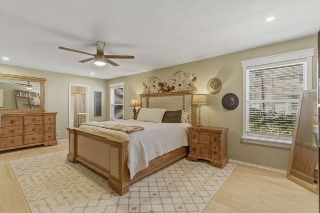 945 Lake Ridge Drive, Azle, TX 76020