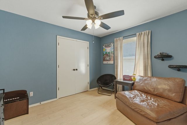 945 Lake Ridge Drive, Azle, TX 76020