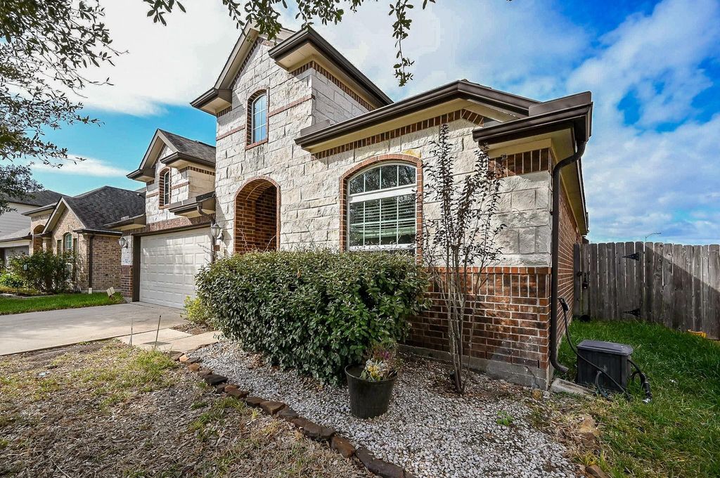5823 Hillside River Lane, Richmond, TX 77407