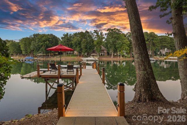 177 Great Point Drive, Mooresville, NC 28117