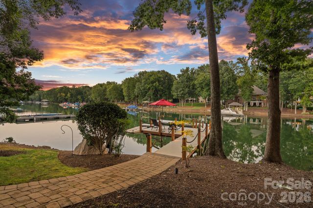 177 Great Point Drive, Mooresville, NC 28117
