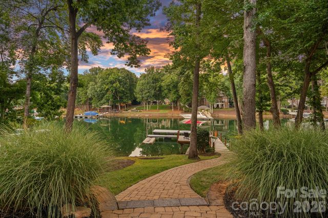 177 Great Point Drive, Mooresville, NC 28117