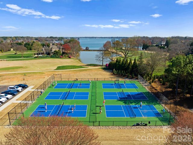 177 Great Point Drive, Mooresville, NC 28117