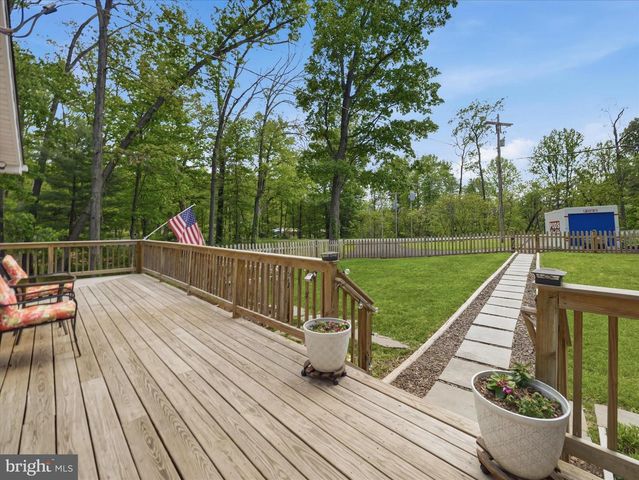3147 MOUNTAIN LAKE RD, Hedgesville, WV 25427