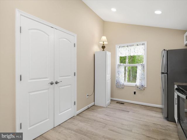 3147 MOUNTAIN LAKE RD, Hedgesville, WV 25427