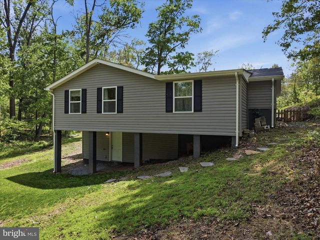 3147 MOUNTAIN LAKE RD, Hedgesville, WV 25427