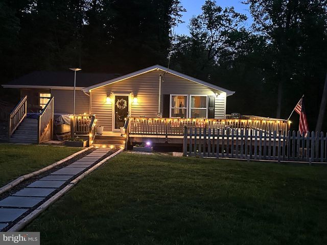 3147 MOUNTAIN LAKE RD, Hedgesville, WV 25427