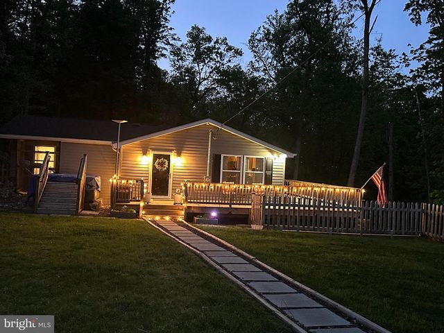 3147 MOUNTAIN LAKE RD, Hedgesville, WV 25427
