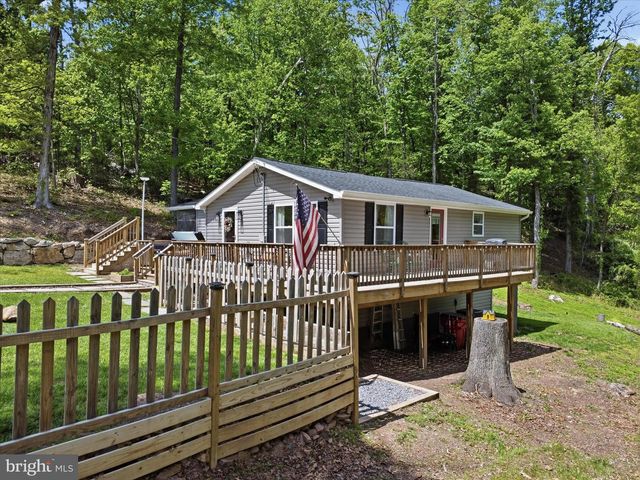 3147 MOUNTAIN LAKE RD, Hedgesville, WV 25427