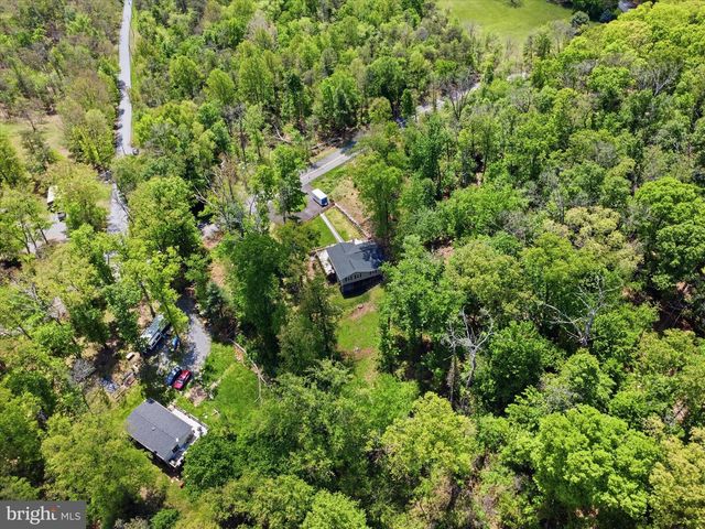 3147 MOUNTAIN LAKE RD, Hedgesville, WV 25427