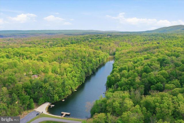 3147 MOUNTAIN LAKE RD, Hedgesville, WV 25427