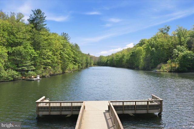 3147 MOUNTAIN LAKE RD, Hedgesville, WV 25427