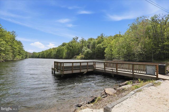 3147 MOUNTAIN LAKE RD, Hedgesville, WV 25427