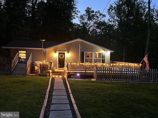 3147 MOUNTAIN LAKE RD, Hedgesville, WV 25427