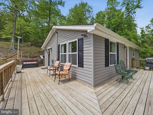3147 MOUNTAIN LAKE RD, Hedgesville, WV 25427