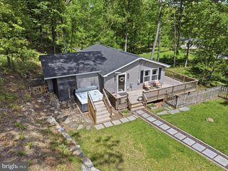 3147 MOUNTAIN LAKE RD, Hedgesville, WV 25427