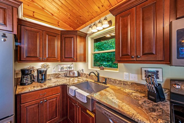 1166 Ski View Drive, Gatlinburg, TN 37738