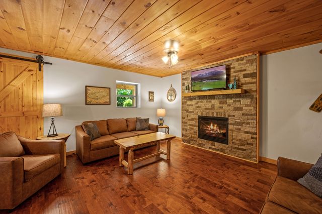 1166 Ski View Drive, Gatlinburg, TN 37738