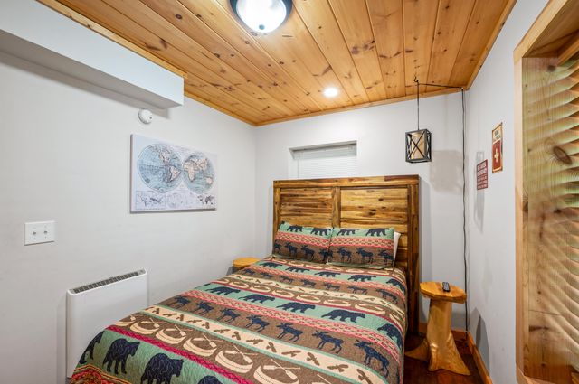 1166 Ski View Drive, Gatlinburg, TN 37738