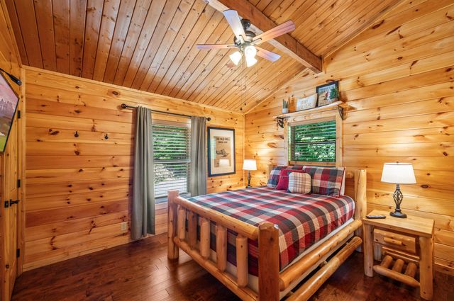 1166 Ski View Drive, Gatlinburg, TN 37738