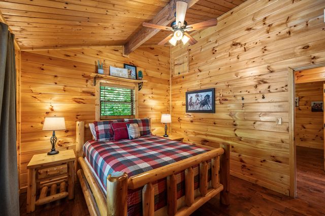 1166 Ski View Drive, Gatlinburg, TN 37738