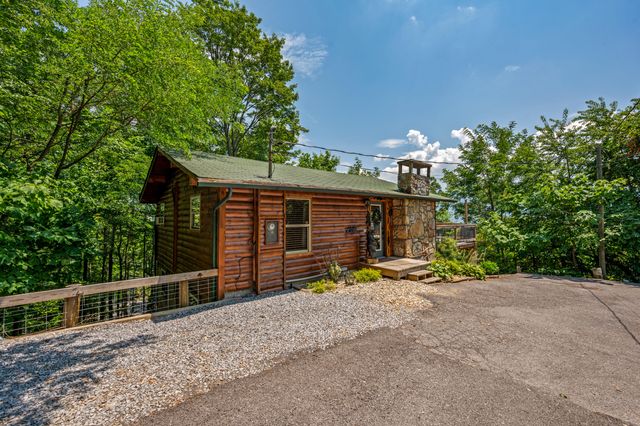 1166 Ski View Drive, Gatlinburg, TN 37738