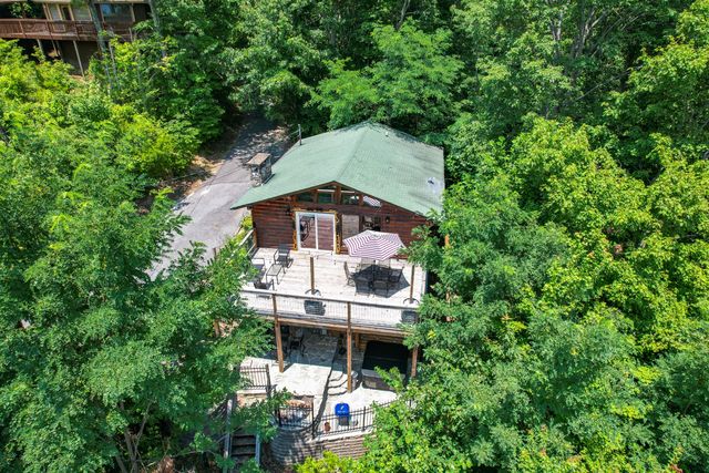 1166 Ski View Drive, Gatlinburg, TN 37738