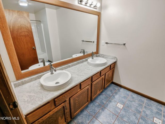7840 Dorr Street, Toledo, OH 43617