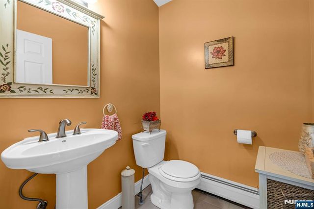 40 Highfield Lane, Nutley, NJ 07110