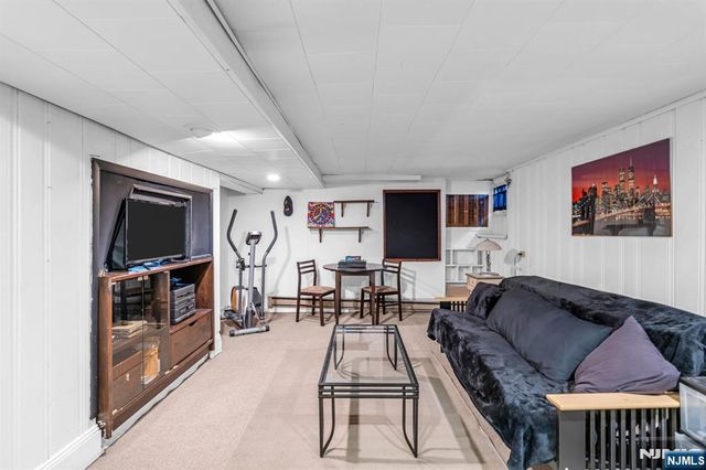 40 Highfield Lane, Nutley, NJ 07110