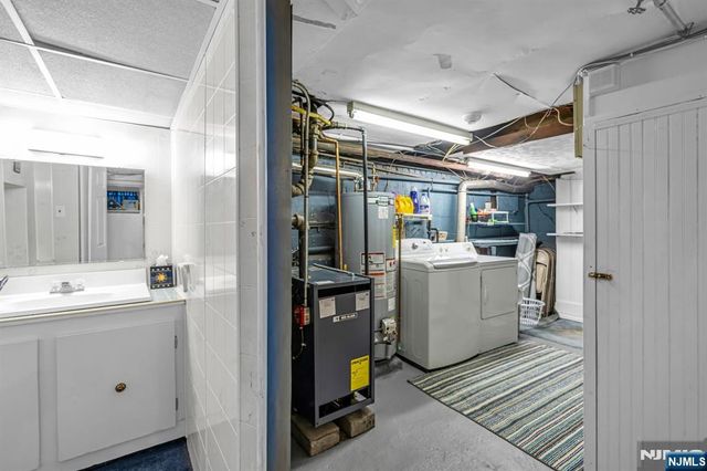 40 Highfield Lane, Nutley, NJ 07110