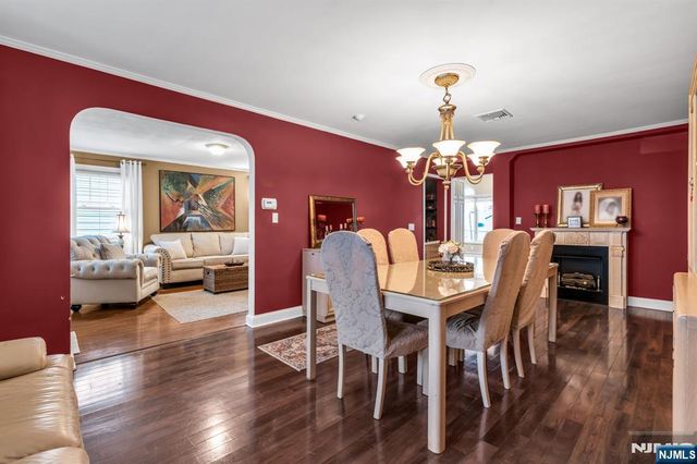 40 Highfield Lane, Nutley, NJ 07110