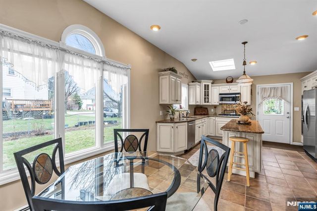 40 Highfield Lane, Nutley, NJ 07110