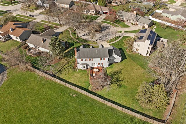 245 Old Forge Road, Elgin, IL 60123