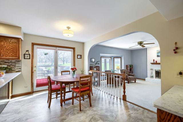 245 Old Forge Road, Elgin, IL 60123