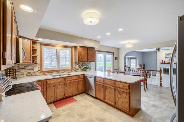 245 Old Forge Road, Elgin, IL 60123